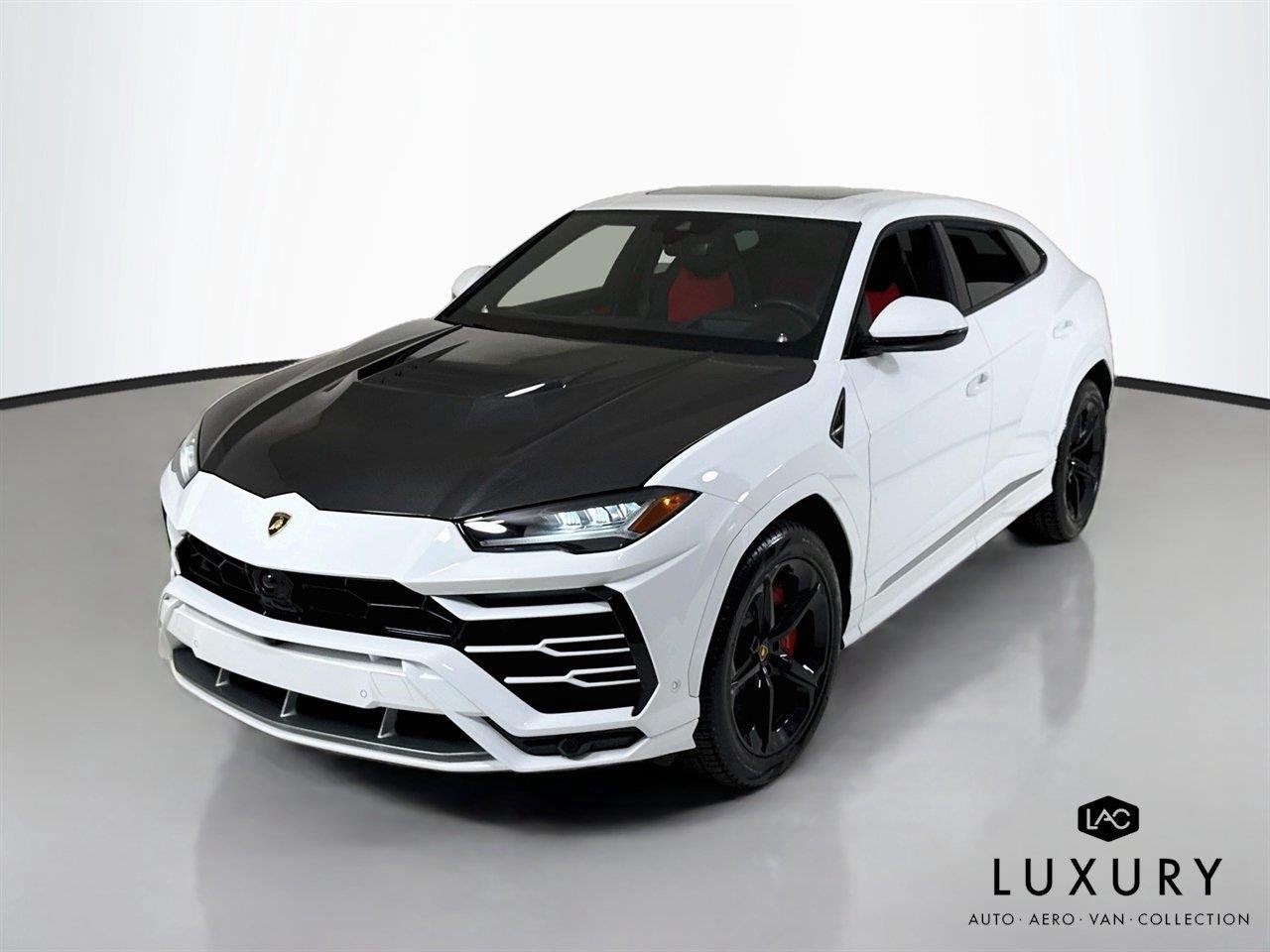 Used 2020 Bianco Icarus Metallic Lamborghini Carbon Bonnett | Custom Exhaust | Only 10K Miles image 4