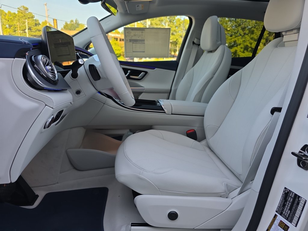 New 2027 Polar White Mercedes-Benz 320+ SUV image 10