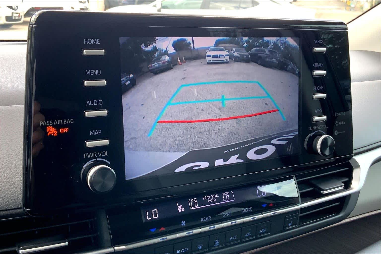 Used 2022 Wind Chill Pearl Toyota XLE image 26