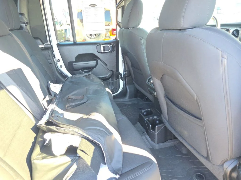 Used 2022 White Jeep Willys image 11
