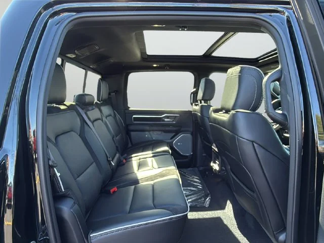 New 2027 Diamond Black Crystal Pearl-Coat Exterior Paint RAM Laramie image 22
