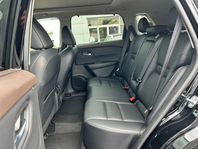 Used 2022 Black Nissan SL image 16