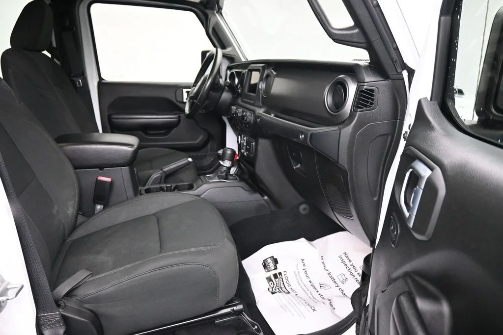 Used 2021 White Jeep Sport image 12