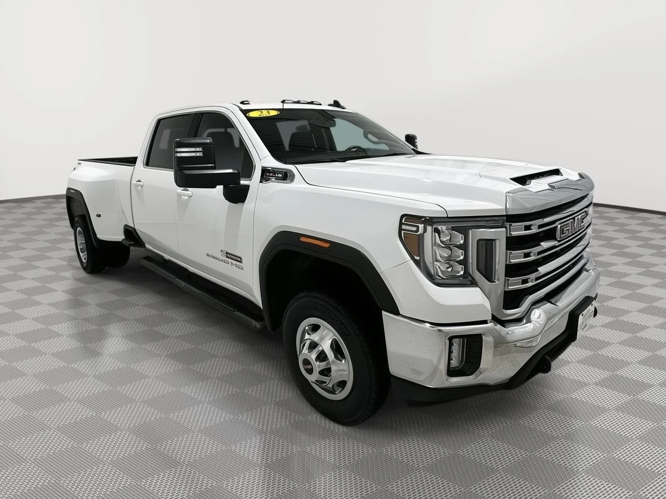 Used 2023 Summit White GMC SLE DRW image 7