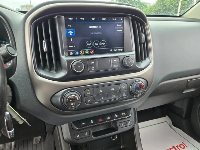 Used 2019 White Chevrolet Z71 image 27