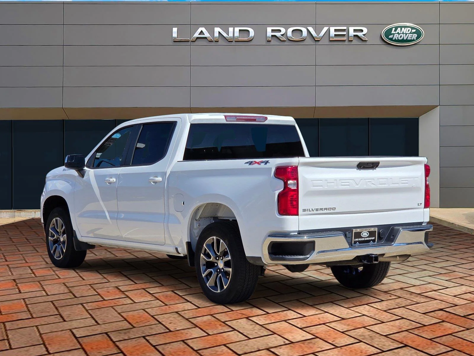 Used 2024 Summit White Chevrolet LT image 6