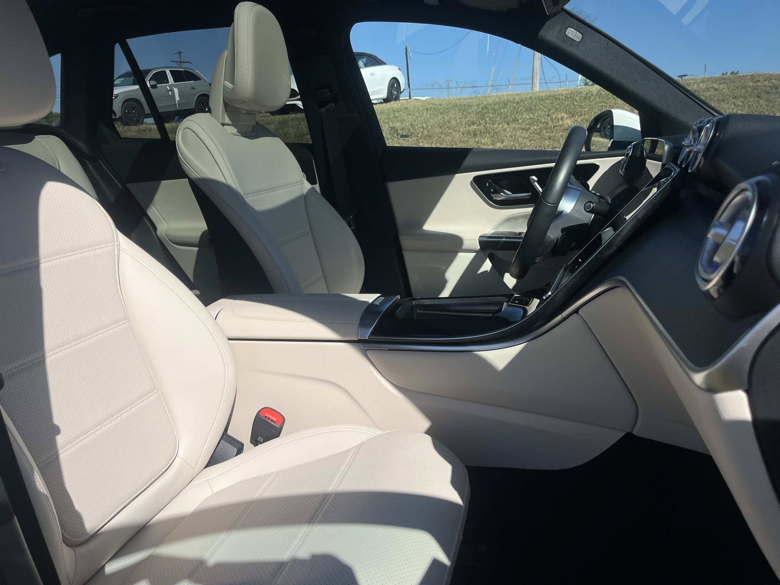 Used 2026 Polar White Mercedes-Benz GLC 300 image 22
