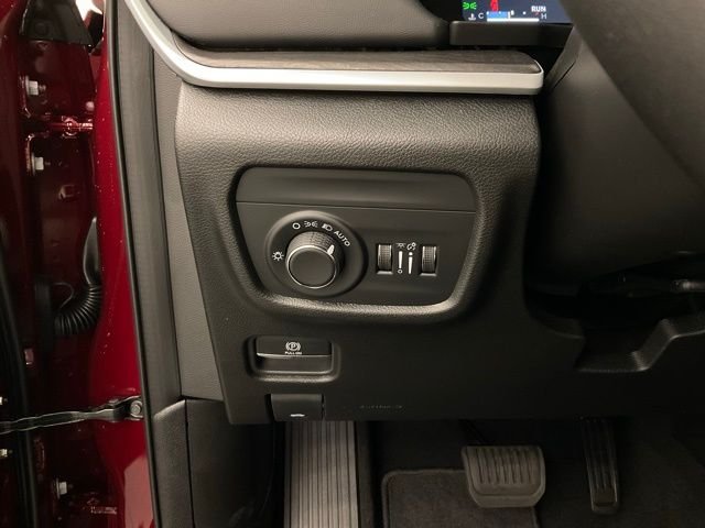 New 2026 Velvet Red Pearl-Coat Exterior Paint Jeep Altitude image 14