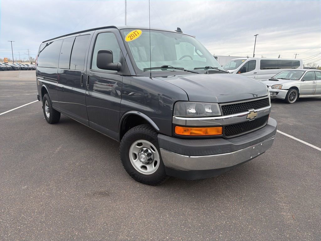 2017 Chevrolet Express 3500 LS Extended's photo