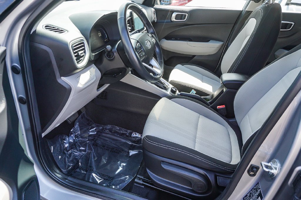 Used 2024 Silver Hyundai SEL image 18