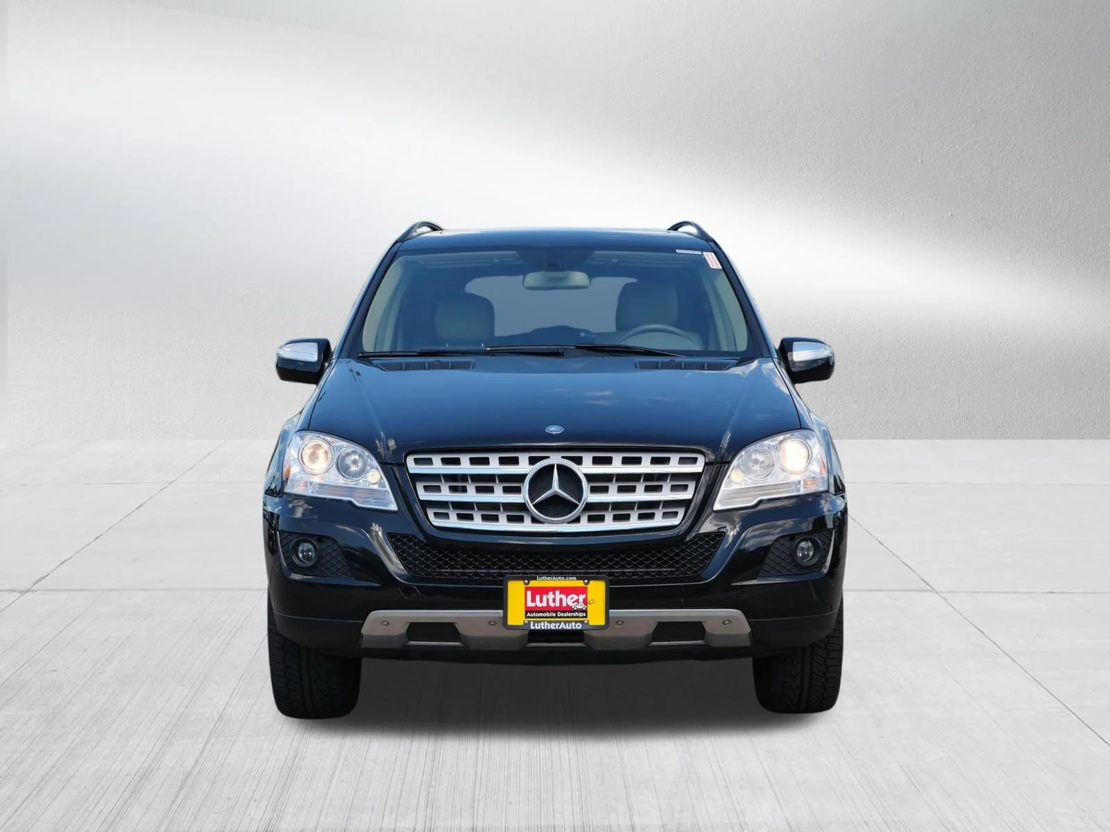 Used 2009 Mercedes-Benz M-Class ML350 with VIN 4JGBB86E89A508935 for sale in Rochester, MN