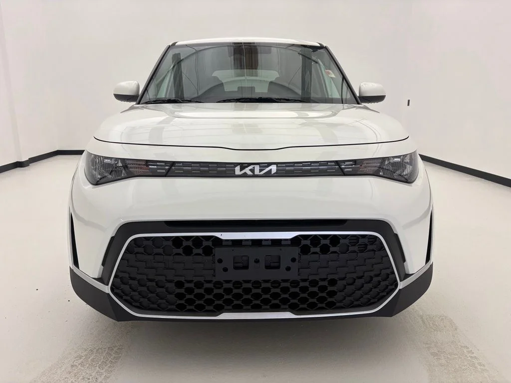 Used 2025 White Kia LX image 10