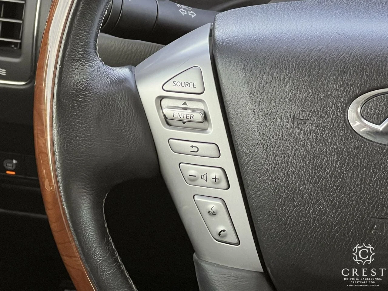 Used 2019 Hermosa Blue INFINITI LUXE image 13