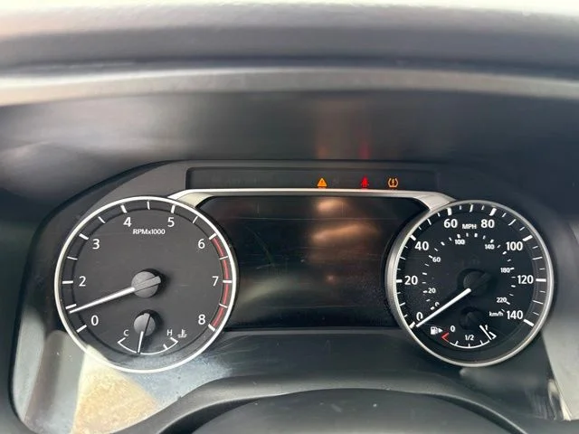 Used 2024 Gray Nissan SV image 18