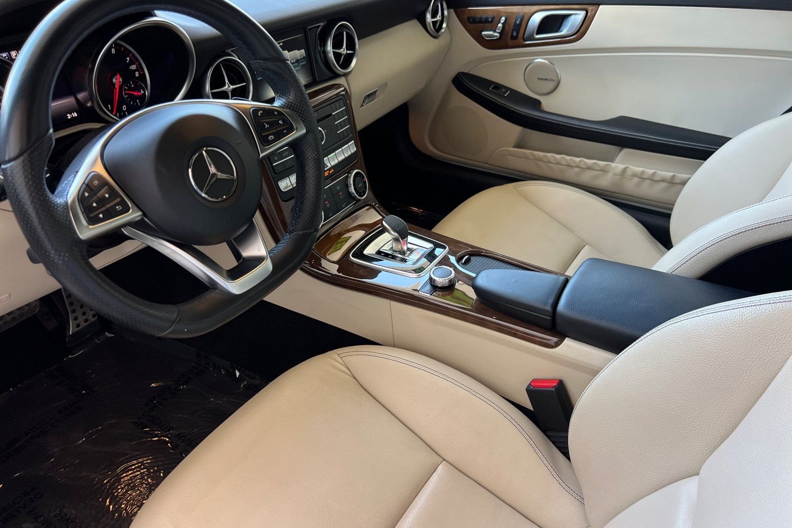 Used 2018  Mercedes-Benz 300 image 13