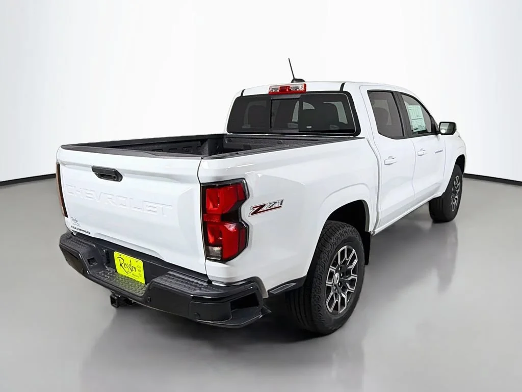 New 2026 Summit White Chevrolet Z71 image 5