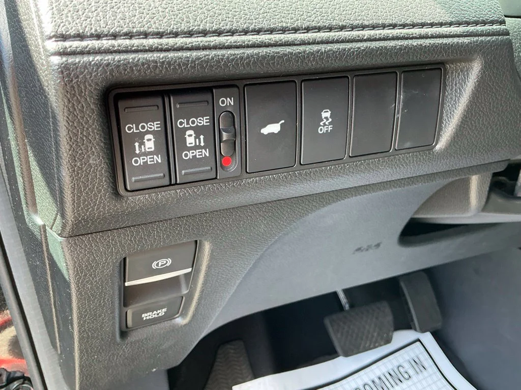 Used 2025  Honda EX-L image 28