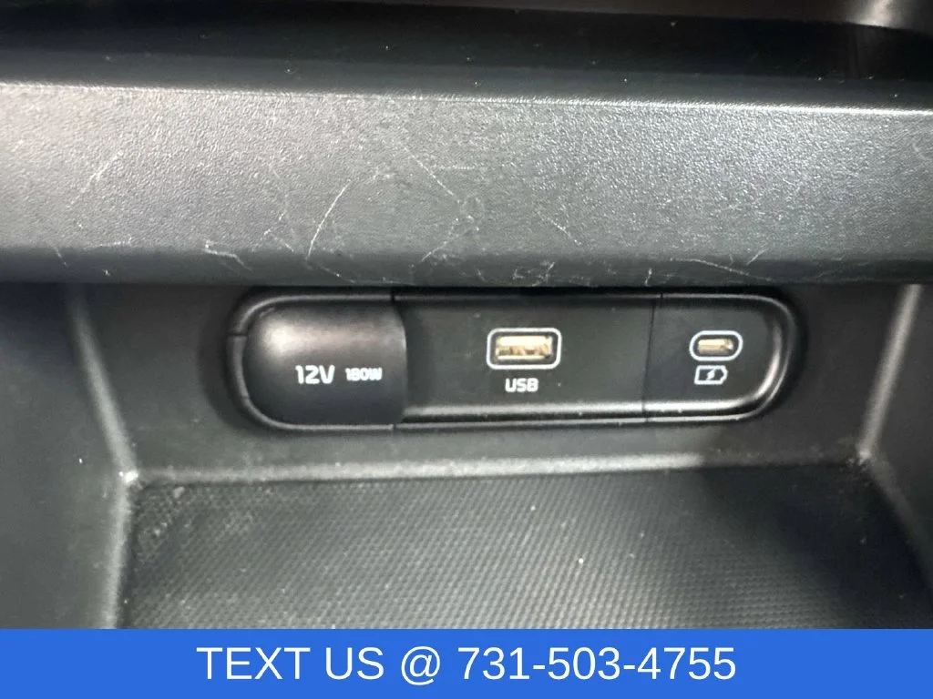 Used 2025 White Kia S image 42