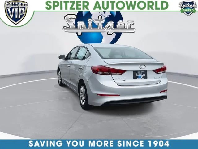 Used 2018 Silver Hyundai SE image 8