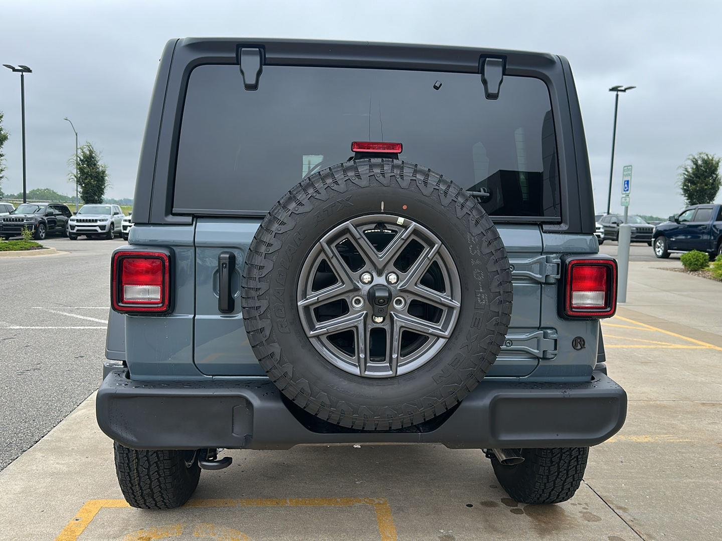 New 2026 Anvil Clear-Coat Exterior Paint Jeep Sport S image 3