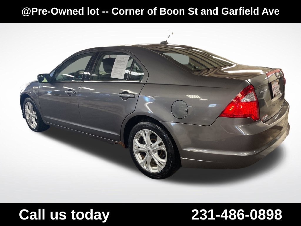 Used 2012 Gray Ford SE image 3