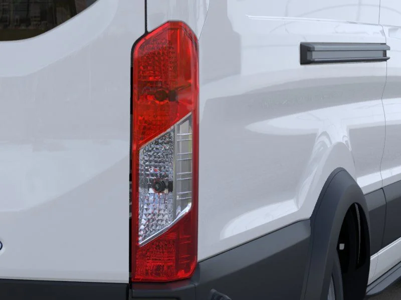 New 2026 Oxford White Ford Base image 21