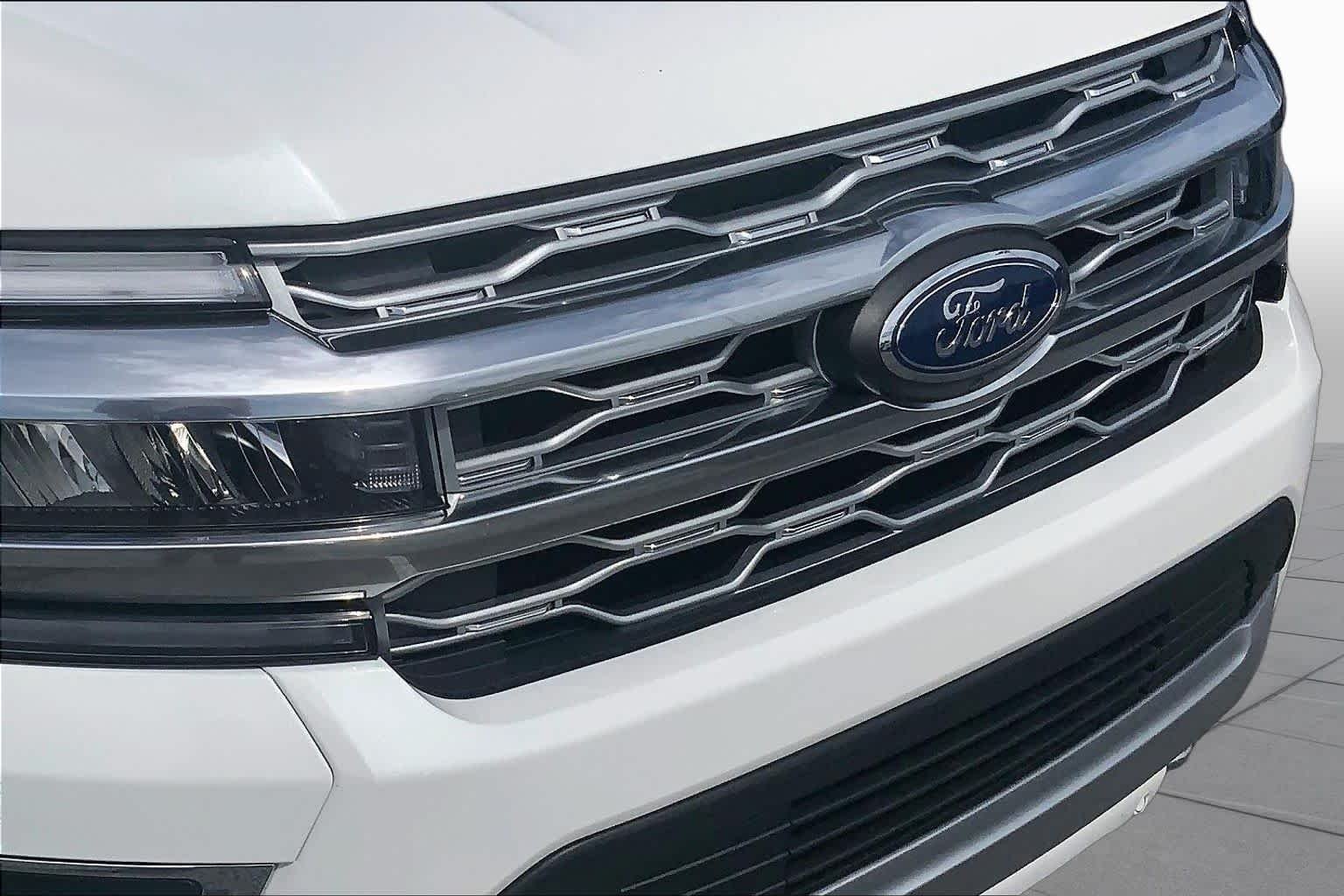 Used 2024 Star White Ford Platinum image 30
