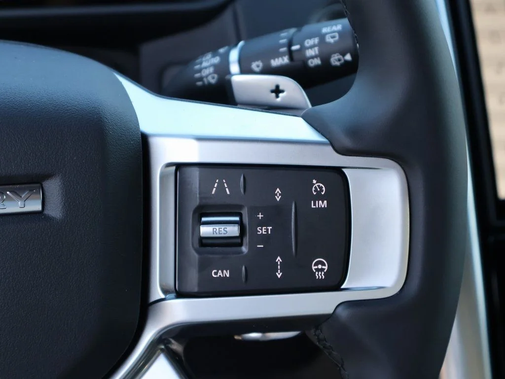 New 2026 Carpathian Grey Land Rover  image 33