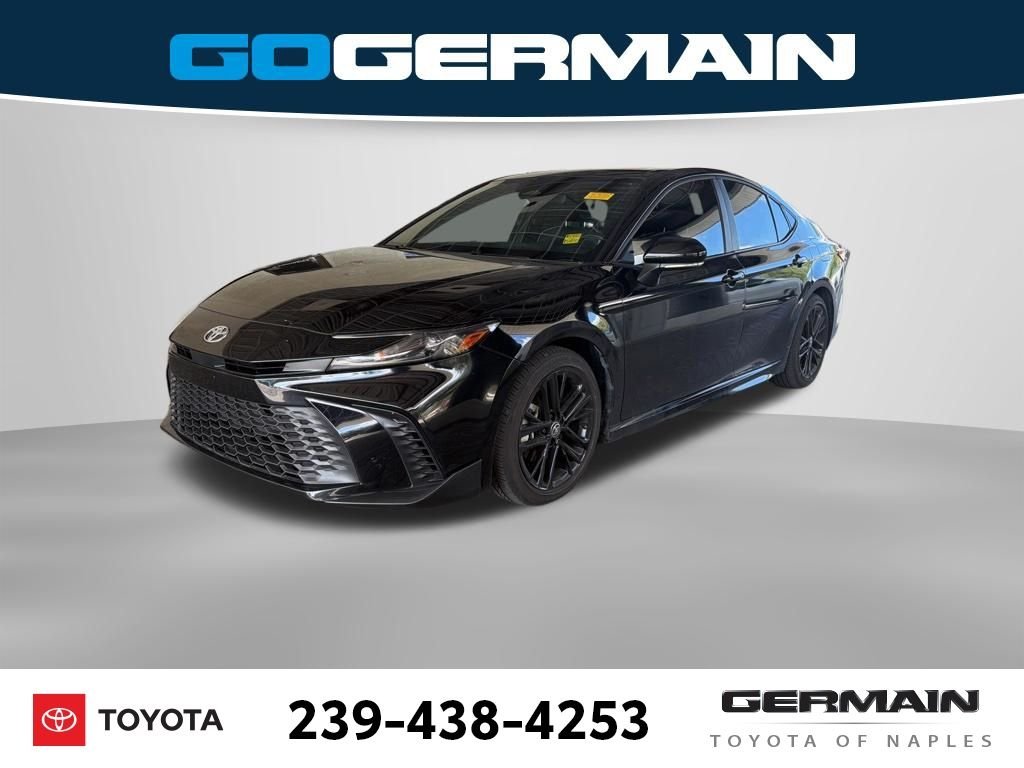 2025 Toyota Camry SE Hybrid's photo