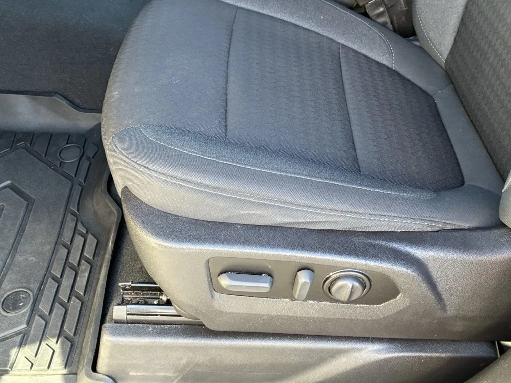 Used 2022 SUMMIT WHITE GMC SLE image 20