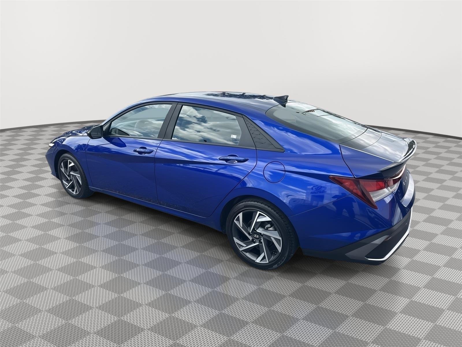 Used 2025 Intense Blue Hyundai SEL Sport image 7