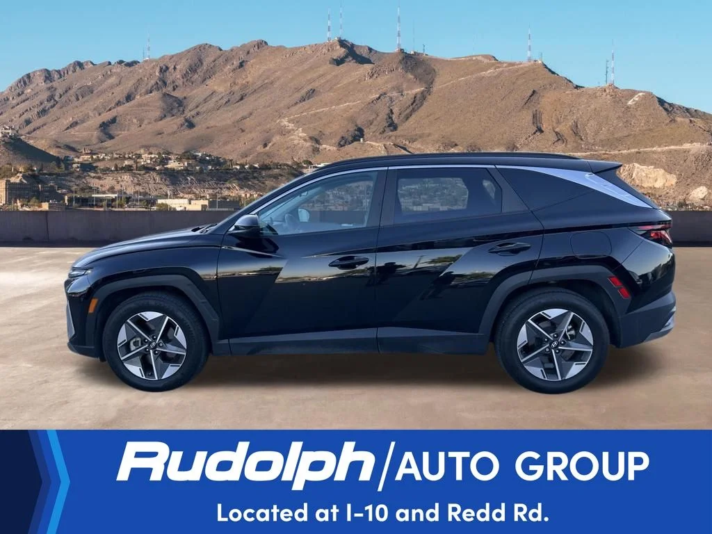 Used 2025 Black Hyundai SEL image 2