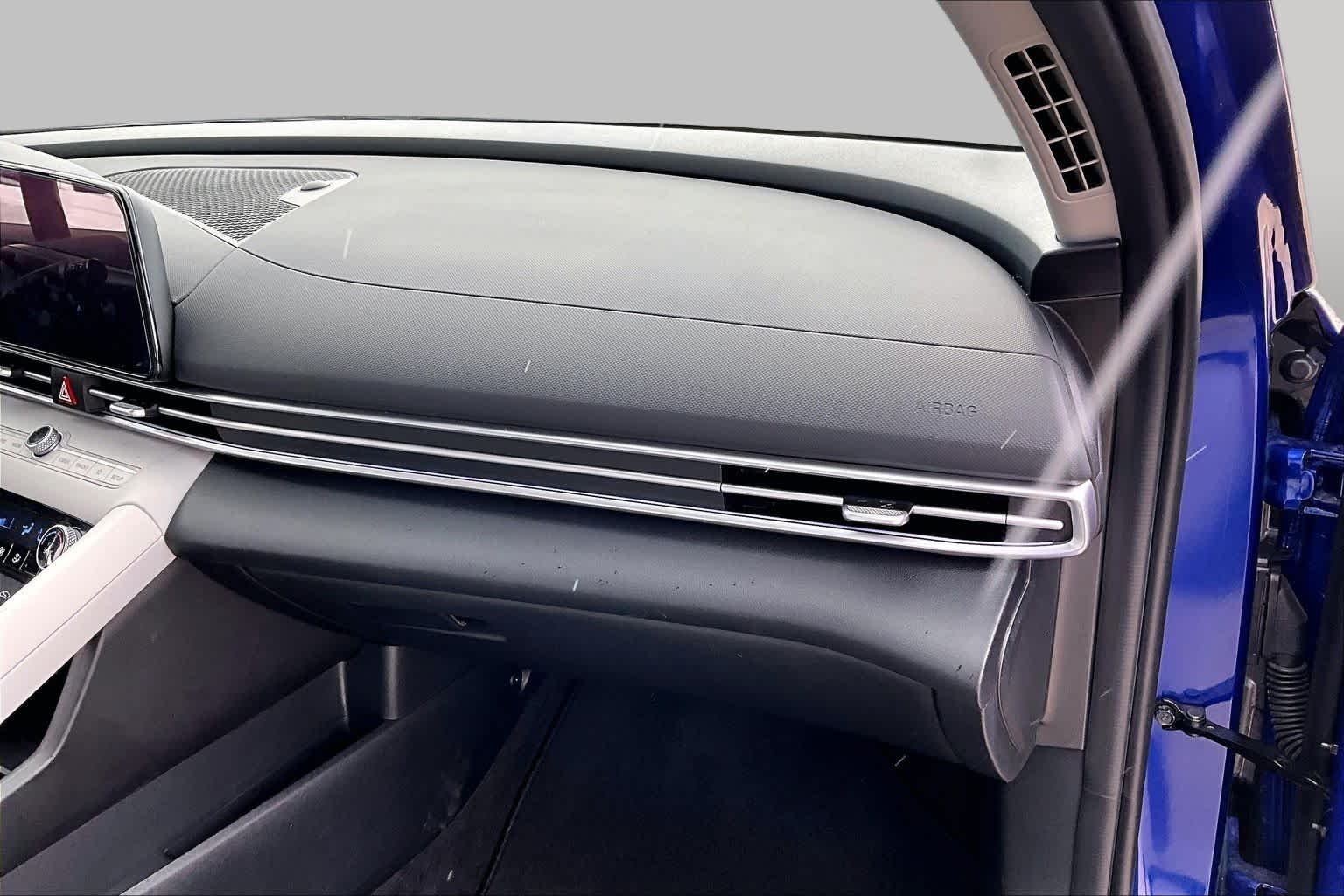 2025 Hyundai Elantra Limited - Photo 34