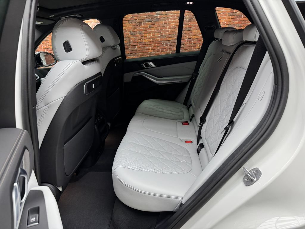 New 2026 White BMW xDrive40i image 22