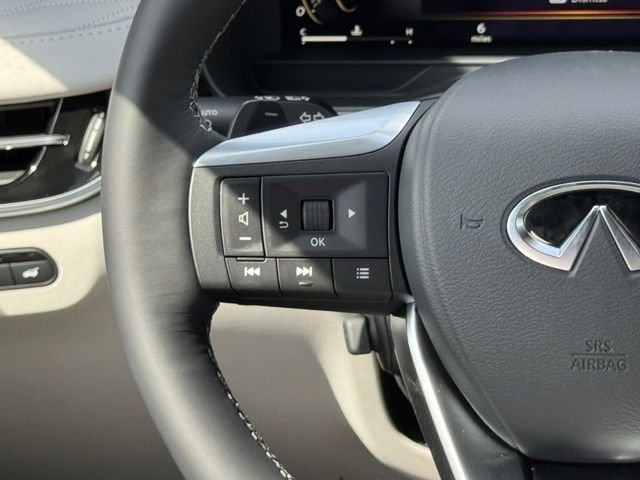 New 2027 2T RAD WHT INFINITI Autograph AWD image 30
