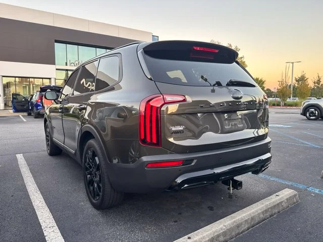 Used 2021 Green Kia EX image 2