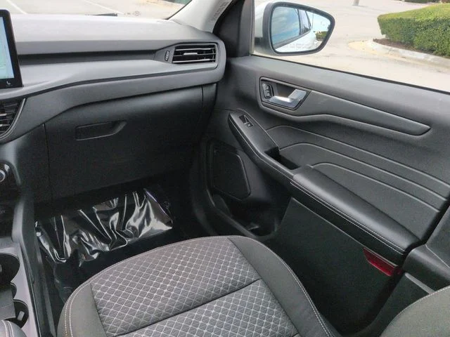 Used 2023 White Ford Active image 17