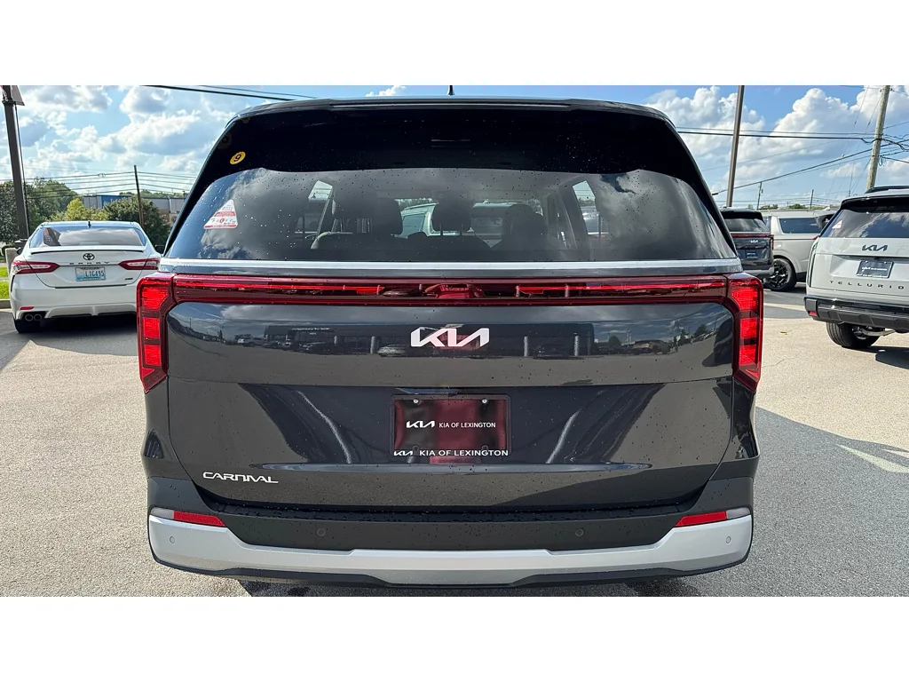 New 2027 Gry Kia LX image 5