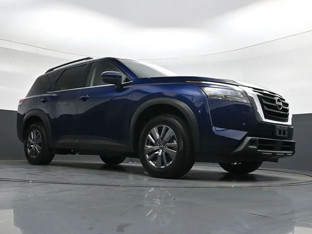 Used 2025 Blue Nissan SV image 39