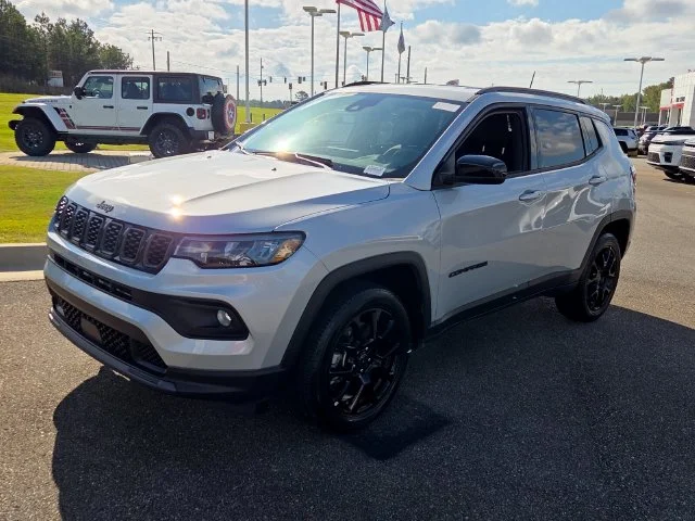 Used 2026 Silver Jeep Latitude image 3