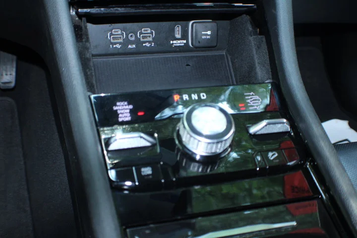 Used 2022 Gray Jeep Overland 4x4 image 12