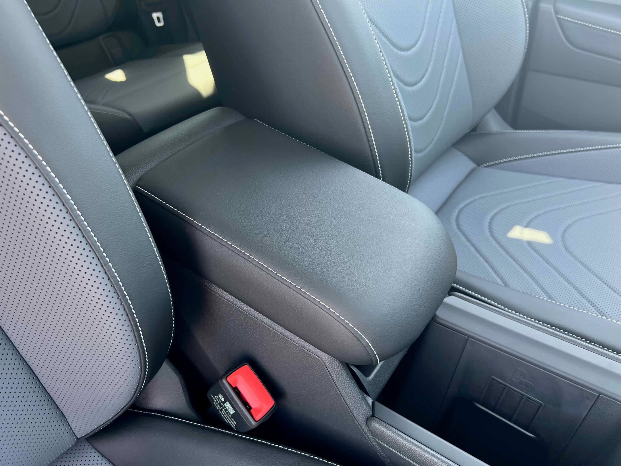 2025 Volkswagen Tiguan SE - Photo 24