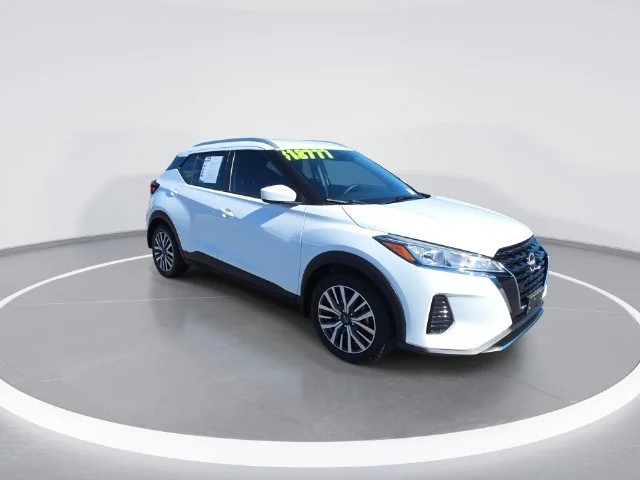 Used 2024 White Nissan SV image 2