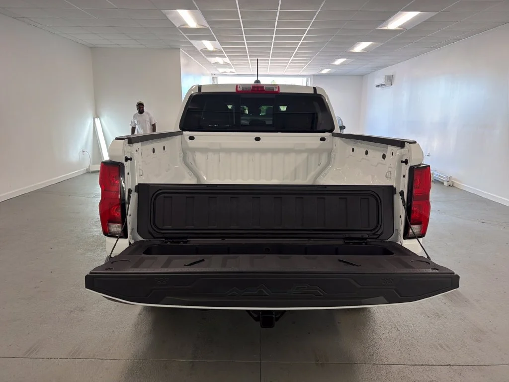 Used 2026 Summit White Chevrolet Z71 image 8