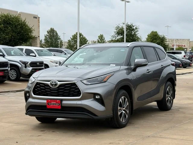 Certified Used 2026  Toyota XLE image 8