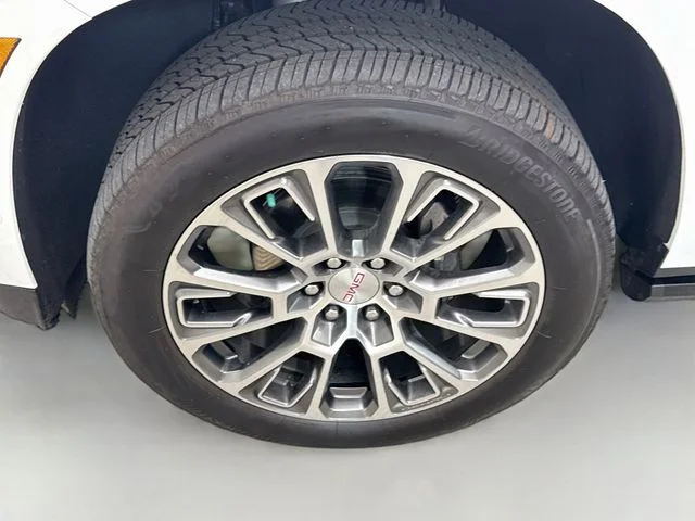 Used 2025 White GMC Denali image 35