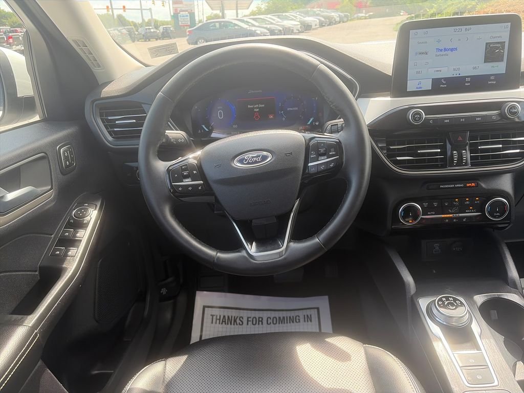 Used 2022 White Metallic Ford SEL image 14