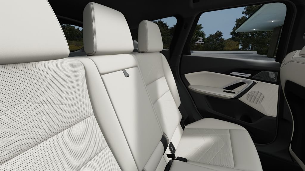 New 2026 Alpine White BMW xDrive28i image 38