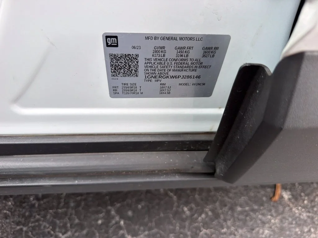 Used 2023 Summit White Chevrolet LT image 8