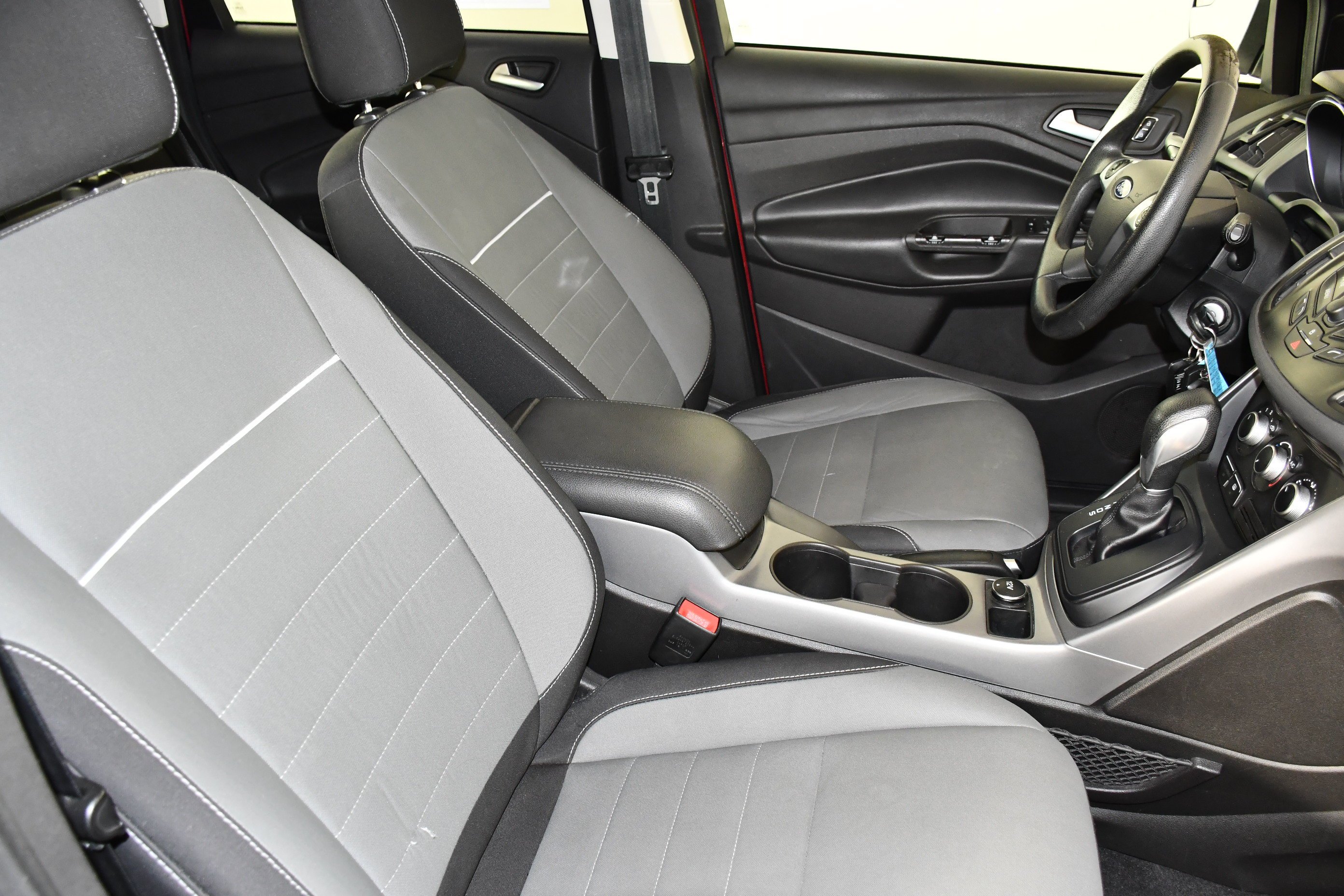 Used 2015 Ruby Red Metallic Ford SE image 41